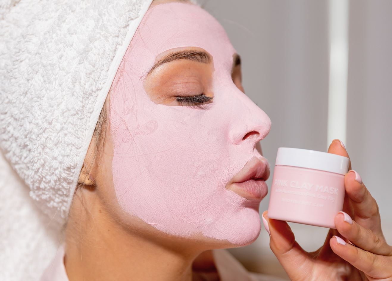 Reviewers Call This the ‘Best Mask Ever’ For Removing Blackheads & Body Acne