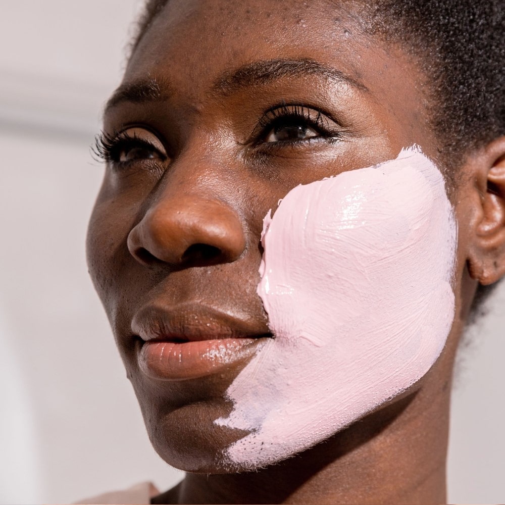 body-blendz-face-and-chest-pink-clay-mask_model-02-min