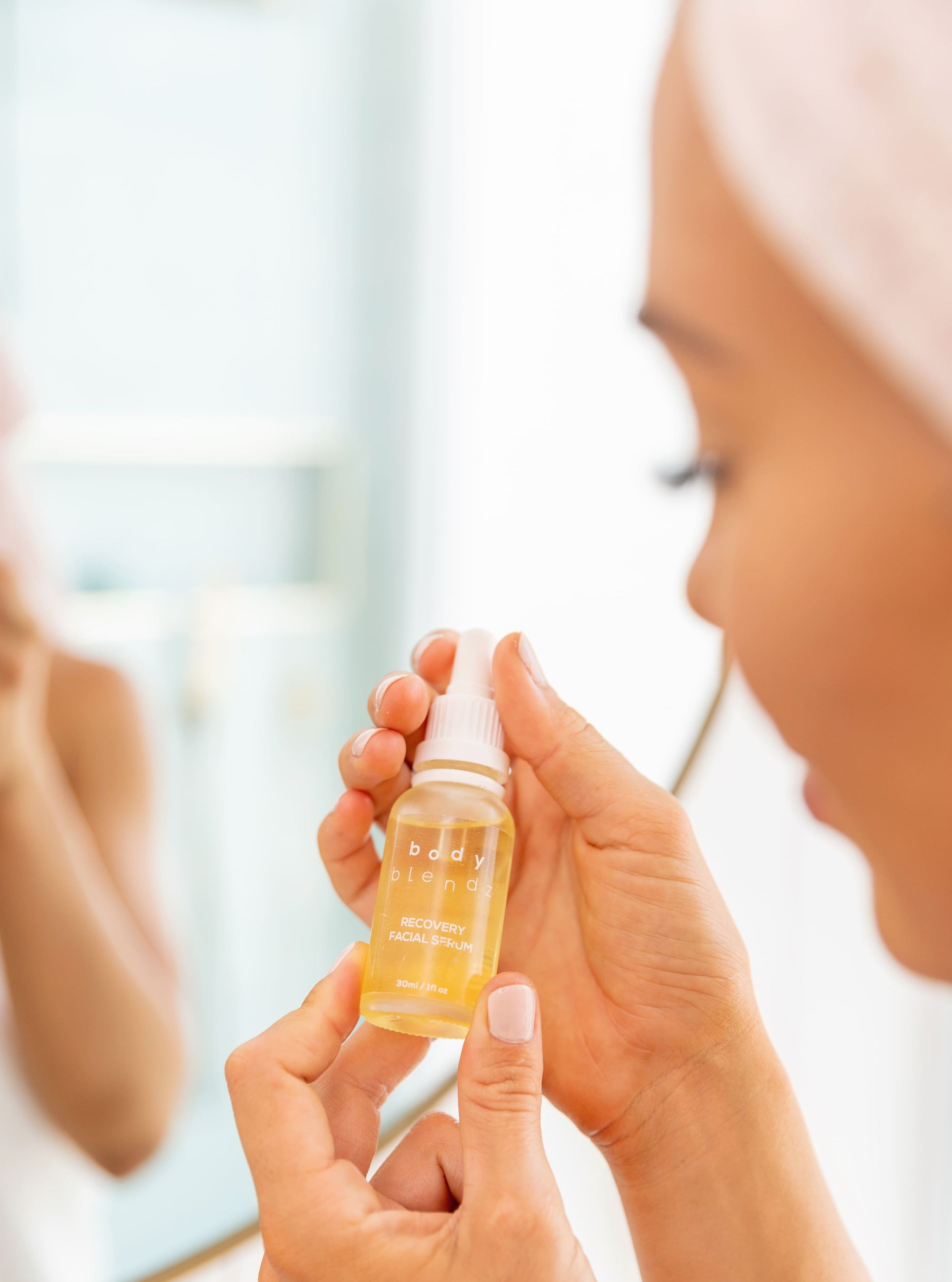 バッジ　the  body  shop レッド　リボン ザボディショップ / ボーン リッピー リップバームの公式商品