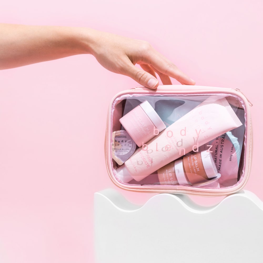 body-blendz-cosmetic-bag_model-03-min