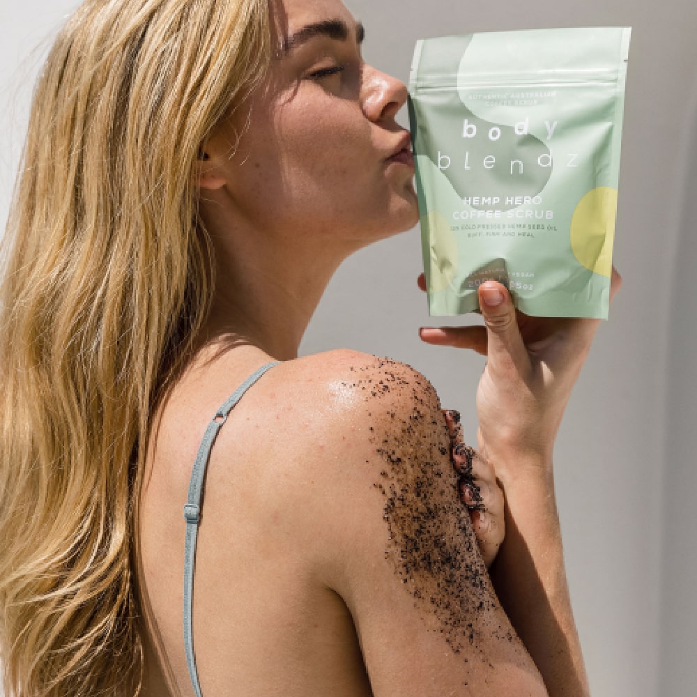 body-blendz-hemp-hero-coffee-scrub_model-03-min