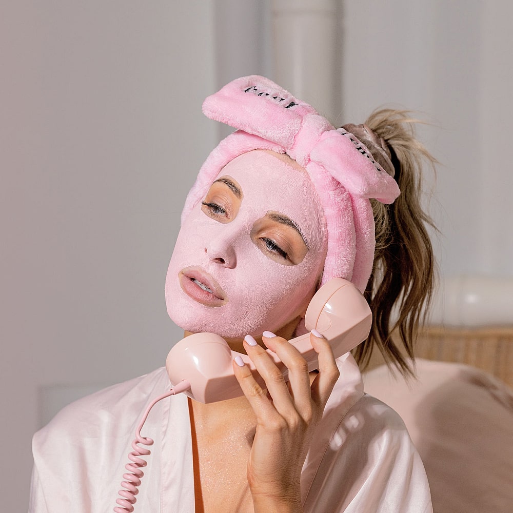 body-blendz-pink-clay-mask-30g_model-01-min